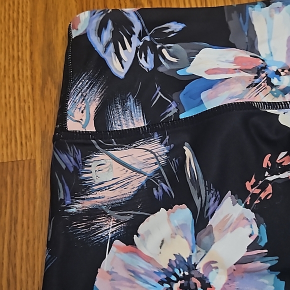 Fabletics Athletic Matching Set/ XS - Picture 9 of 13